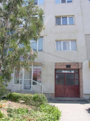 Un constănţean şi-a făcut coteţ în spatele blocului